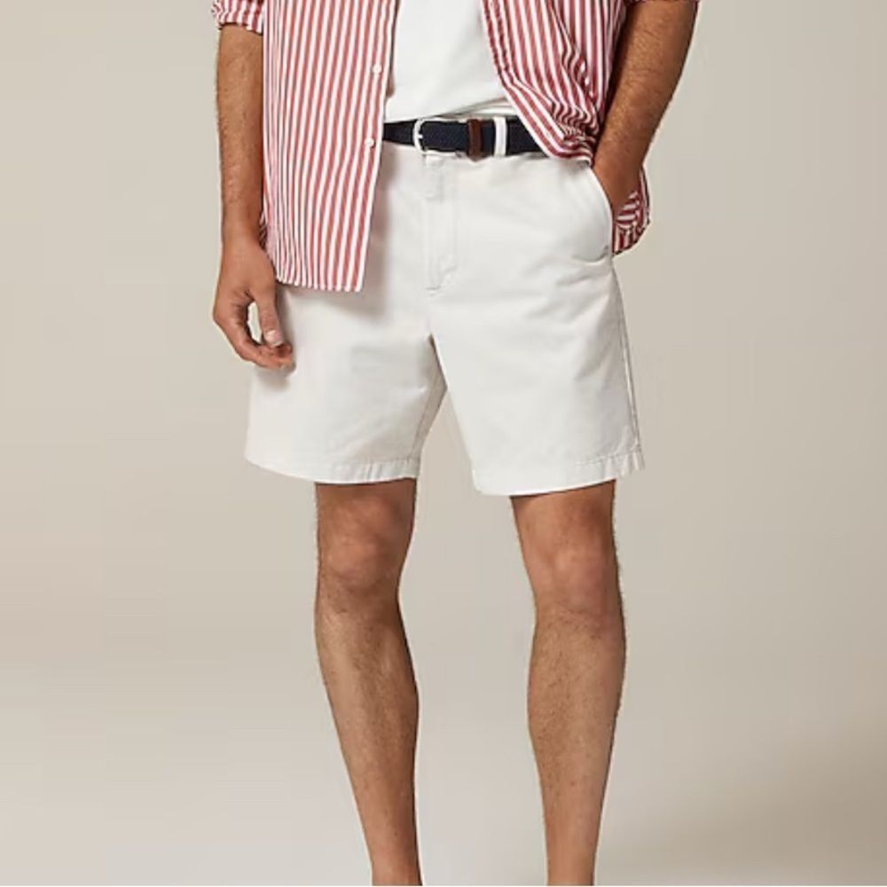 J.Crew 8" Classic chino short NWT Size 32